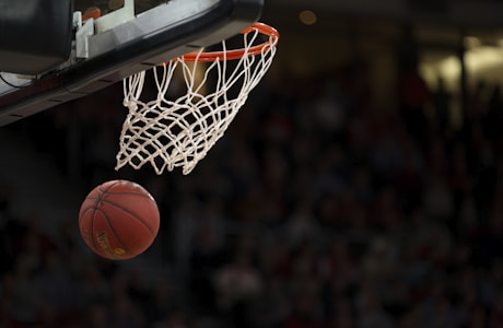 NBA季后赛高清直播画面截图 - 巨星对决瞬间